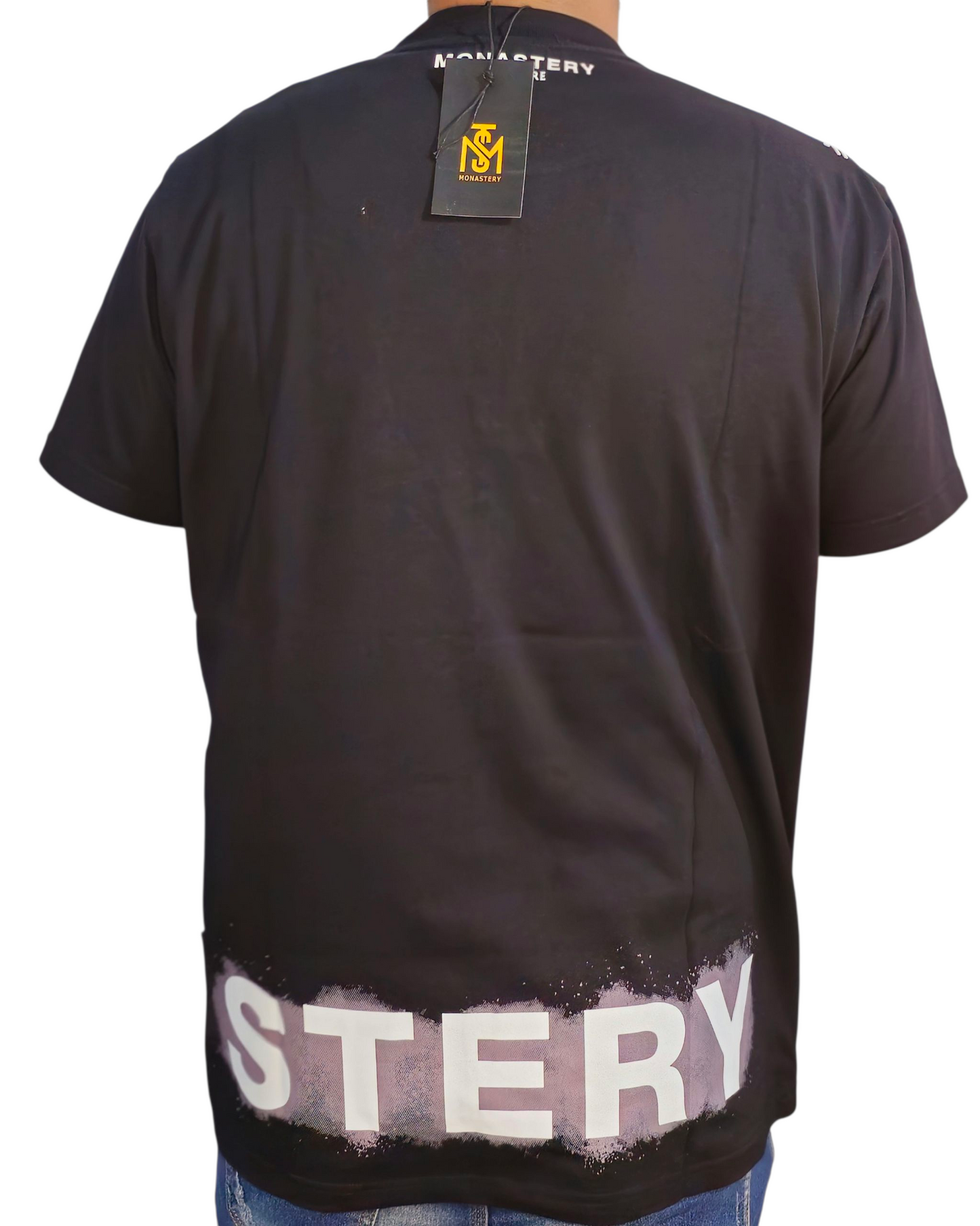 camiseta Negra/ Blanca Monastery